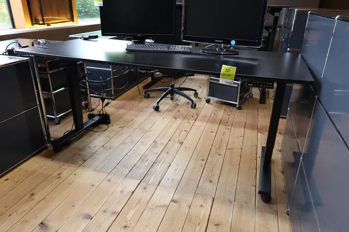 1 x Elektrisch Höhenverstellbarer Schreibtisch Tischmaß: 180 x 80 cm
